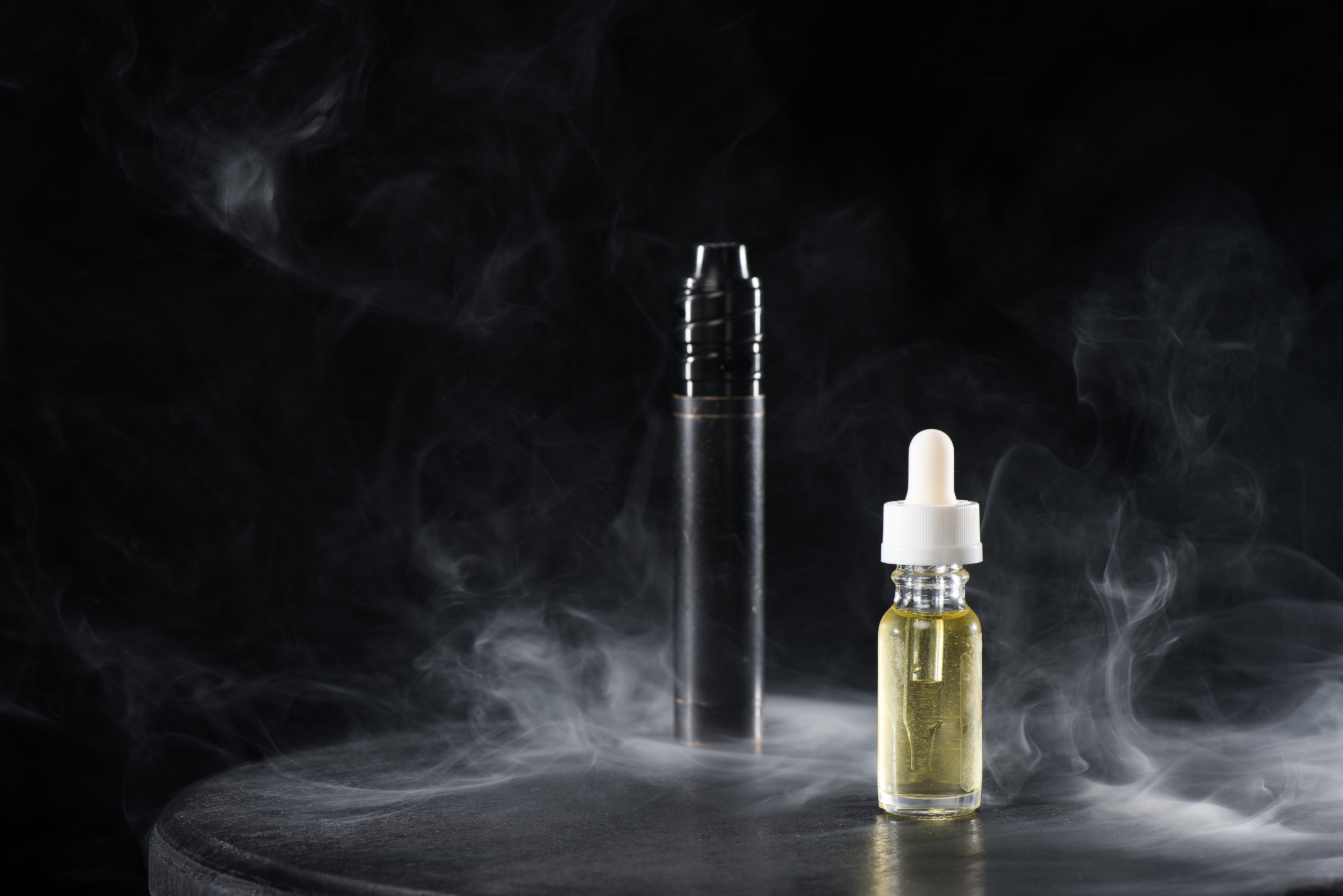 E-cigarette liquid and vape cartridge