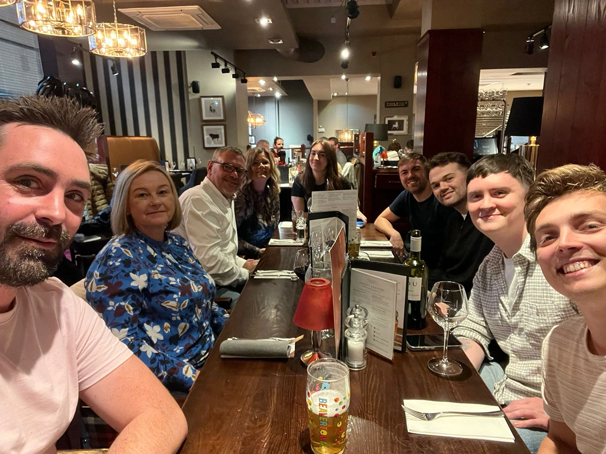 ReAgent social - sales team