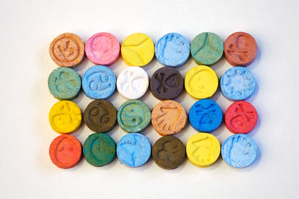 What is amphetamine||The chemical formula of amphetamine||Side effects of taking amphetamine include aggression