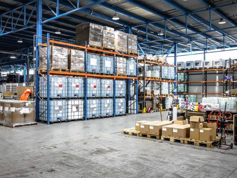 IBCs being stored in ReAgent warehouse||Cropped image of businesspeople handshaking||Custom labelling and design||Contract Packing Market||Infographic of reasons to outsource product packing||Infographic showing process of contract packing service
